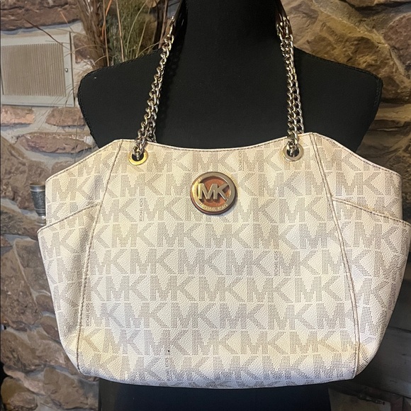 Michael Kors Cream Jet Set Monogram Shoulder Bag - Picture 1 of 10